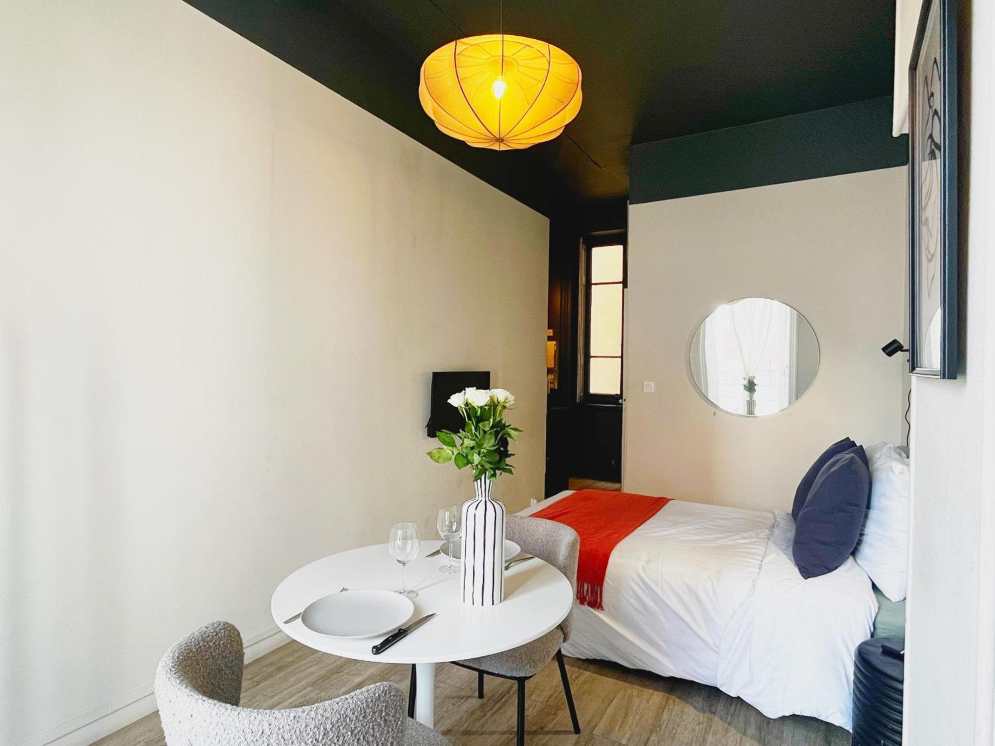 Suite Opium 里昂 外观 照片